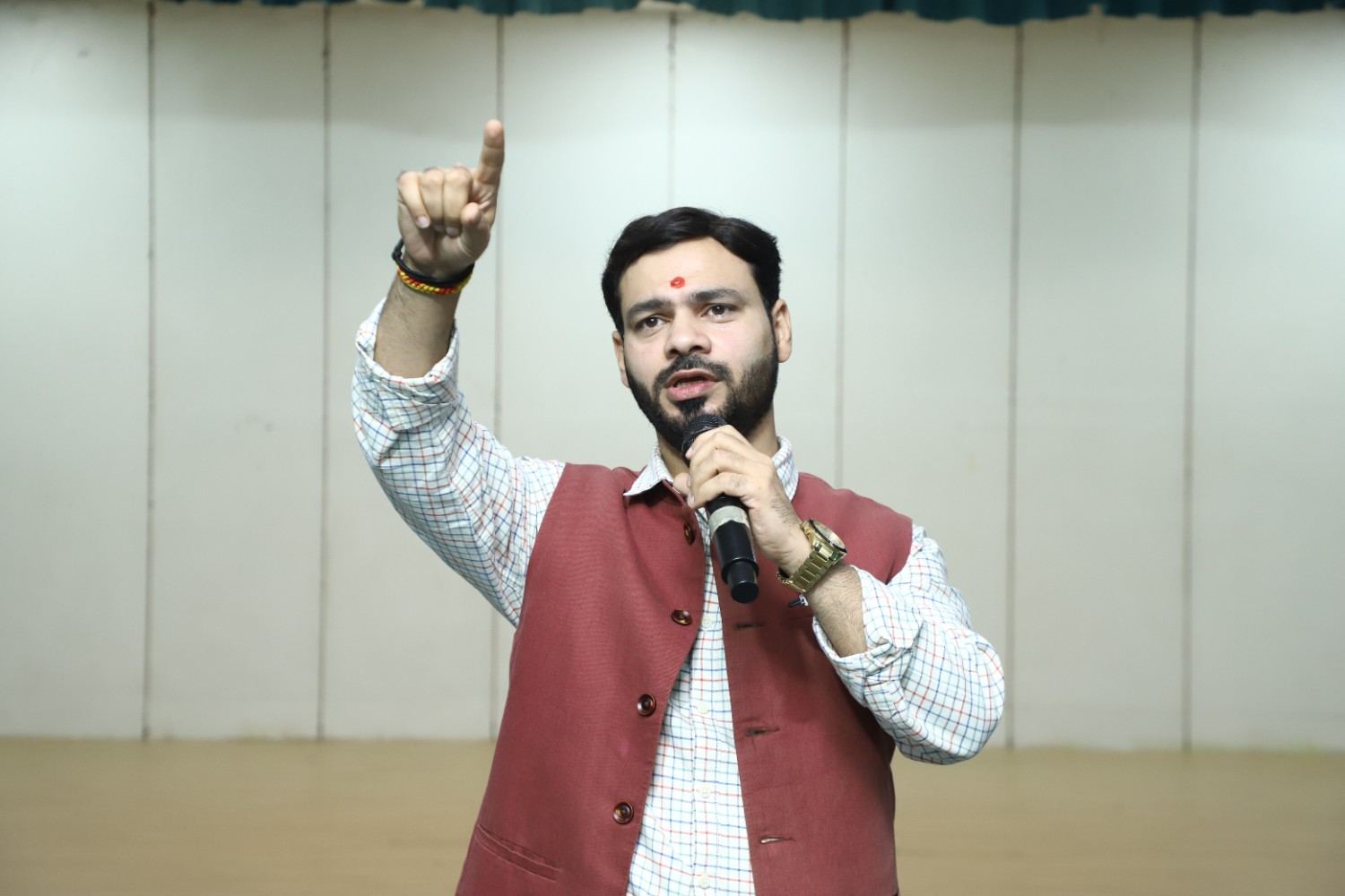 Entrepreneur Gaurav Vashisht Inspires Students at Future University with Industry Insights